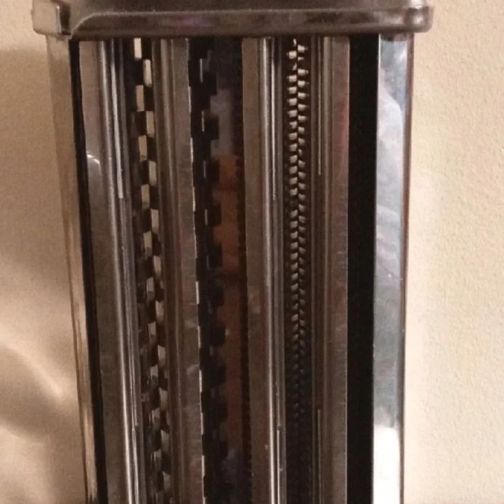 My Perfect Kitchen Pasta Machine - Picture 4 of 6
